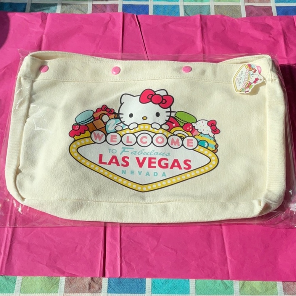 🎀🎰🎀 HELLO KITTY AND FRIENDS LAS VEGAS TOTE 🎀🎰🎀 NWT 🎰🎀🎰